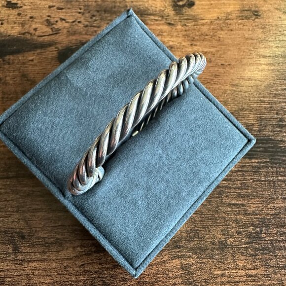 David Yurman Cable Cuff Bracelet w/ Sterling Silver & Lapis Lazuli - Medium - Picture 8 of 16